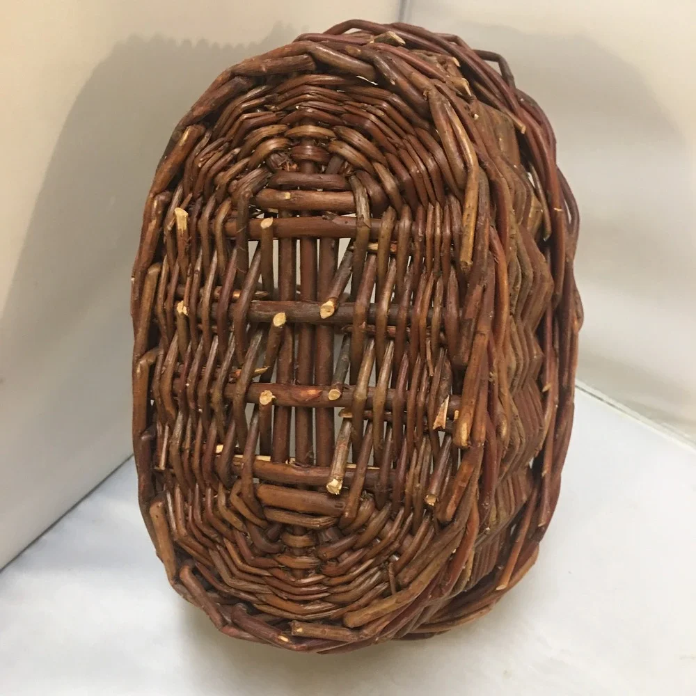 Unbranded handcrafted grapevine